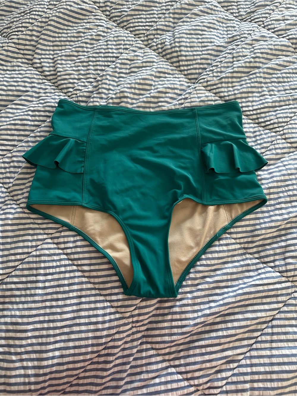 Kortni Jeane Medium Quetzal Hip Ruffle Bottoms
